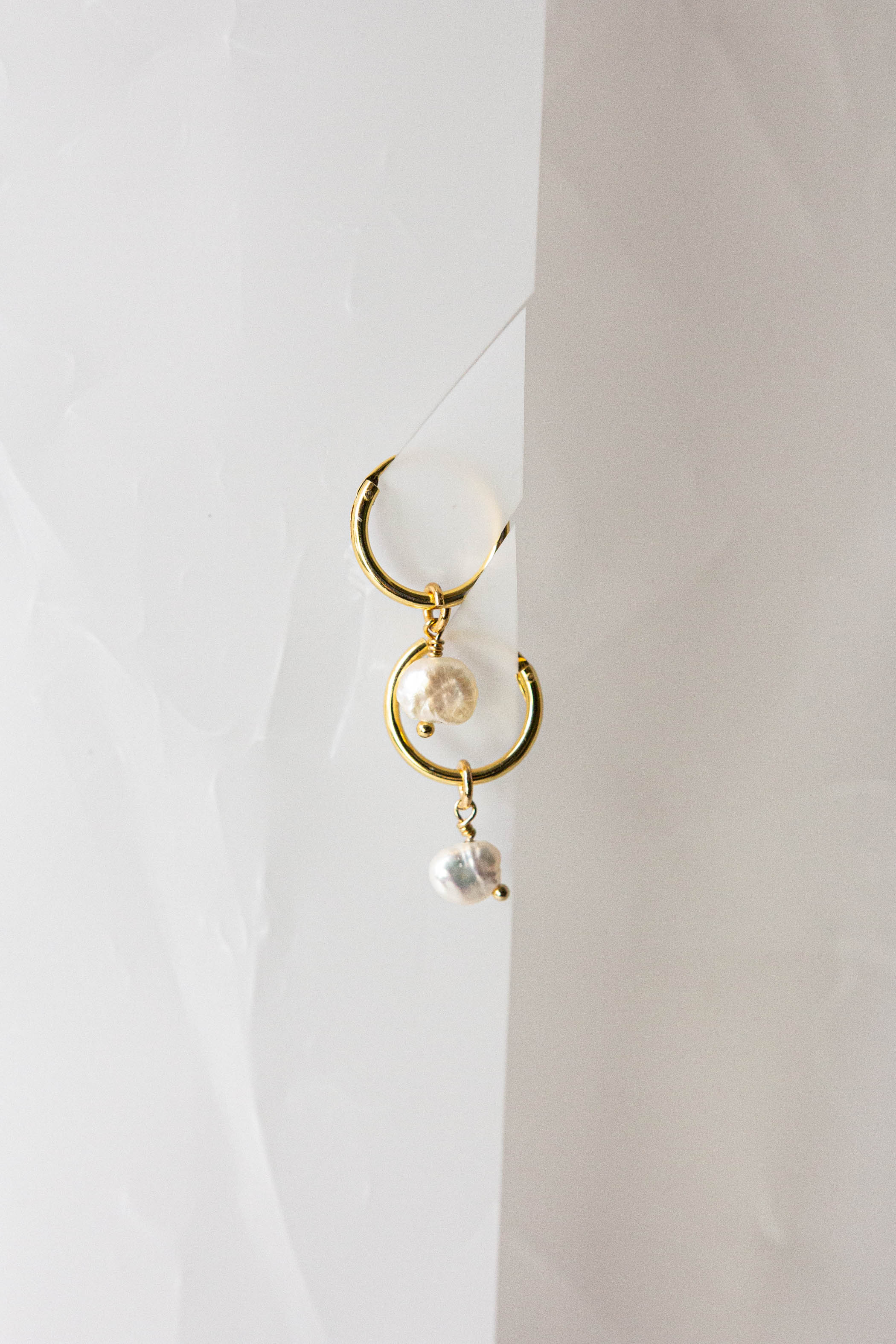Baby Pearl 18kt Gold Hoops