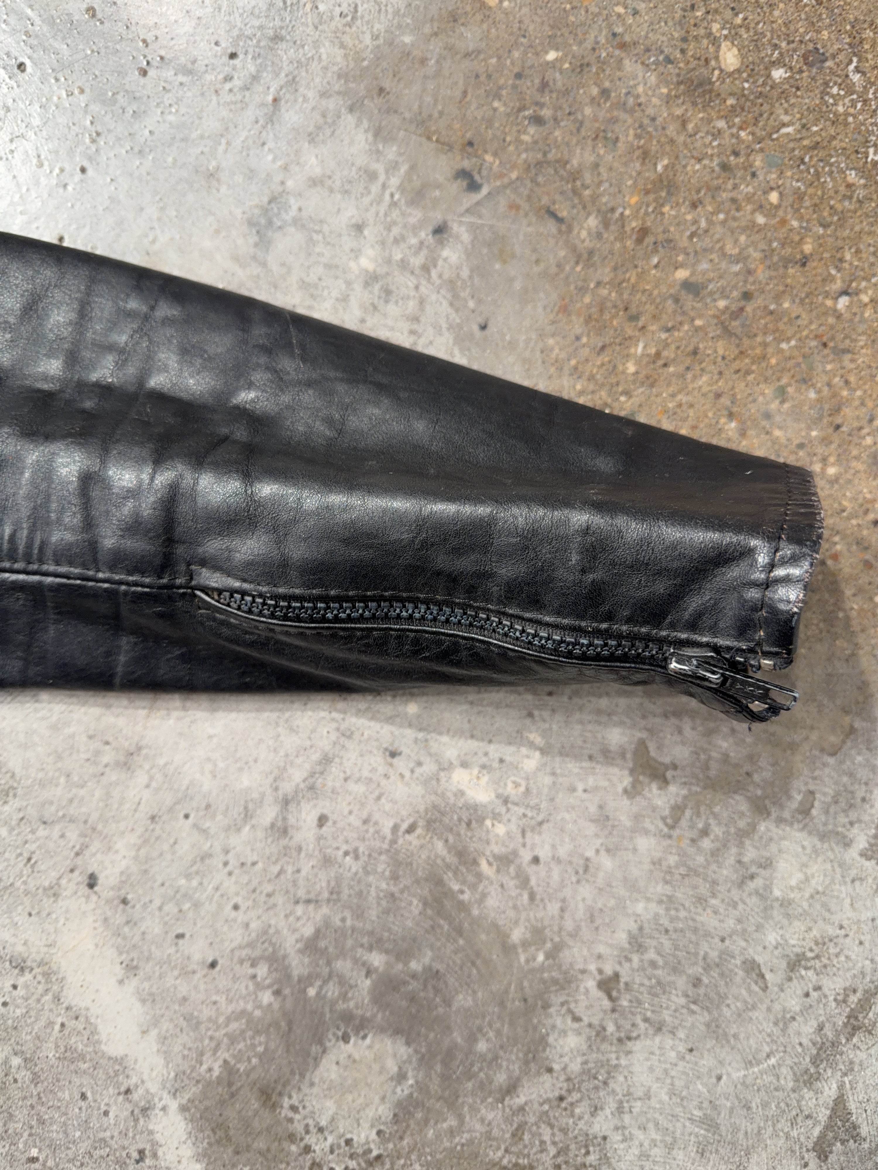 90s Cropped Black Leather Jacket (M)