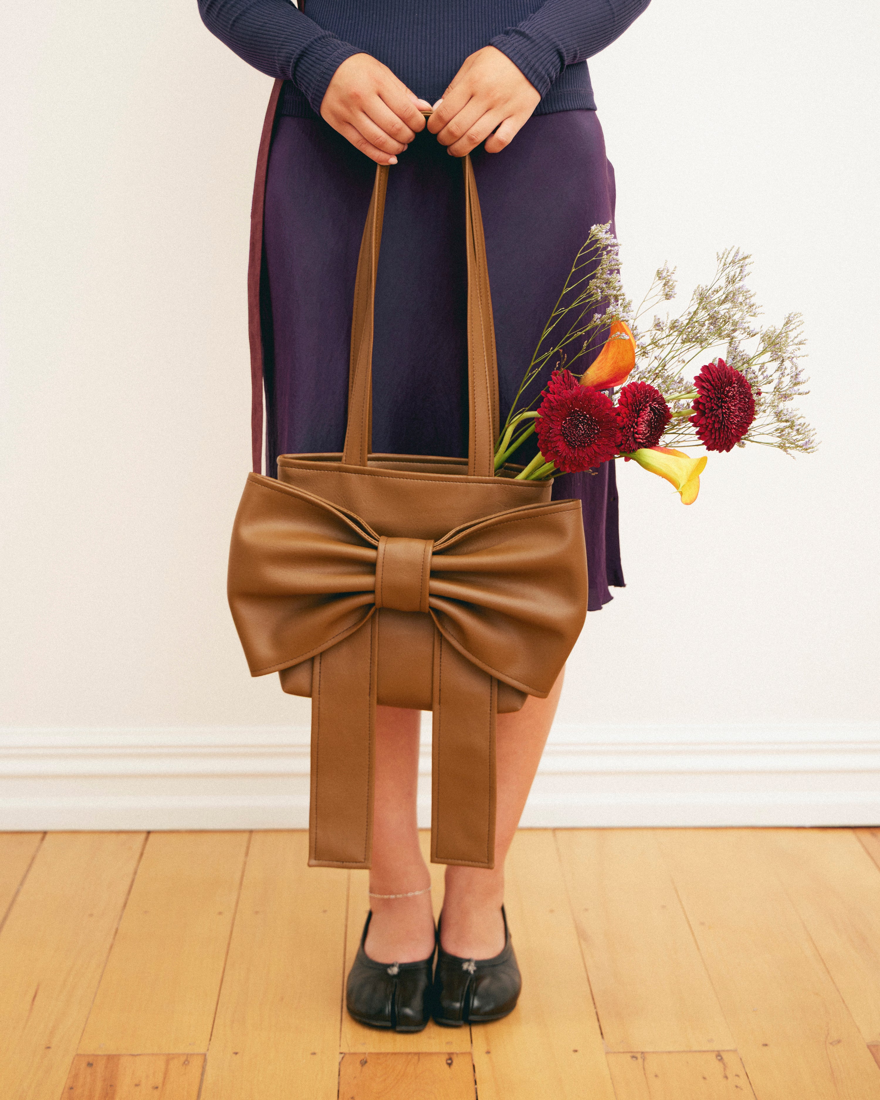 Caitlin Snell Vinyl Bow Market Bag Brown - Toffee