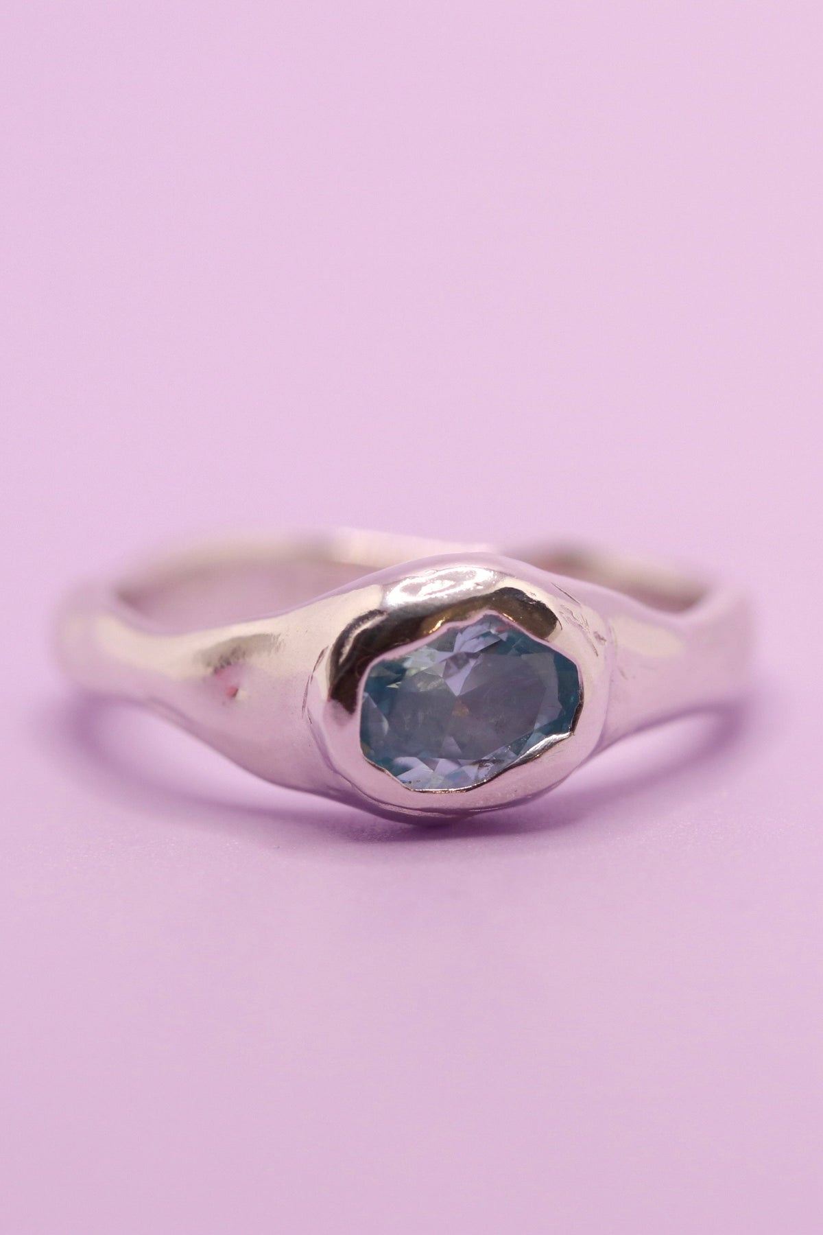 Curvy Ring with Aquamarine Gem