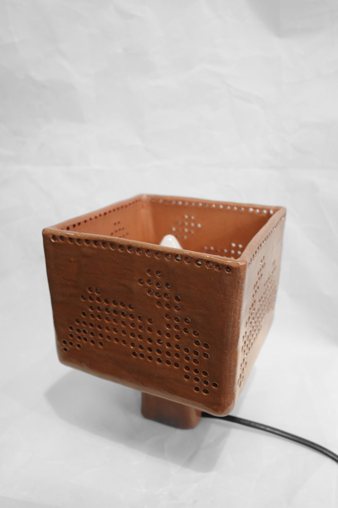 Oma Rāpiti Ceramic Lamp 002 - Brown