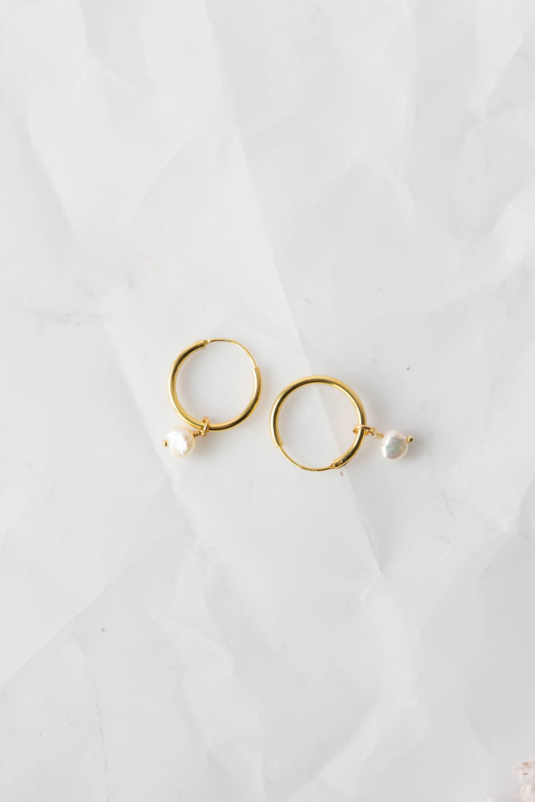 Baby Pearl 18kt Gold Hoops